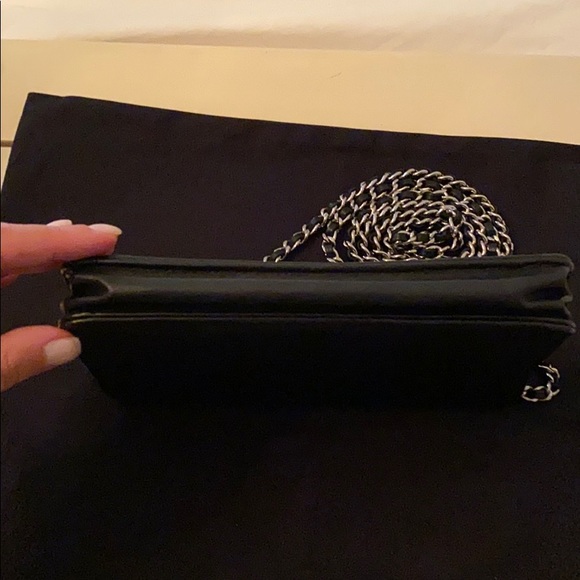 Chanel Wallet on Chain - Picture 2 of 5